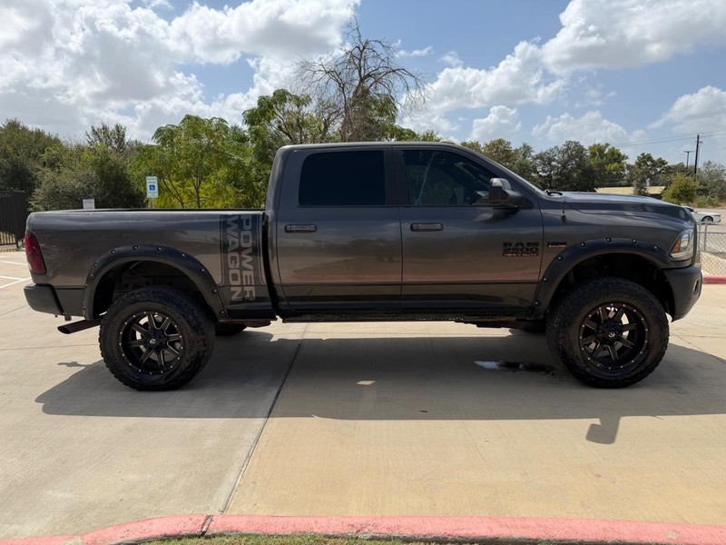 Ram 2500 Vehicle Full-screen Gallery Image 07