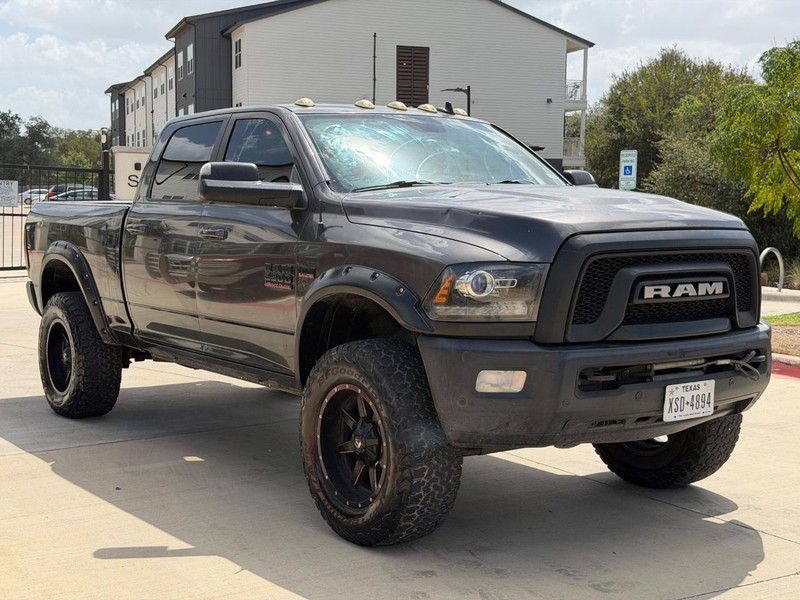Ram 2500 Vehicle Full-screen Gallery Image 08