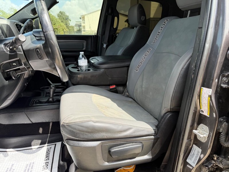 Ram 2500 Vehicle Full-screen Gallery Image 11
