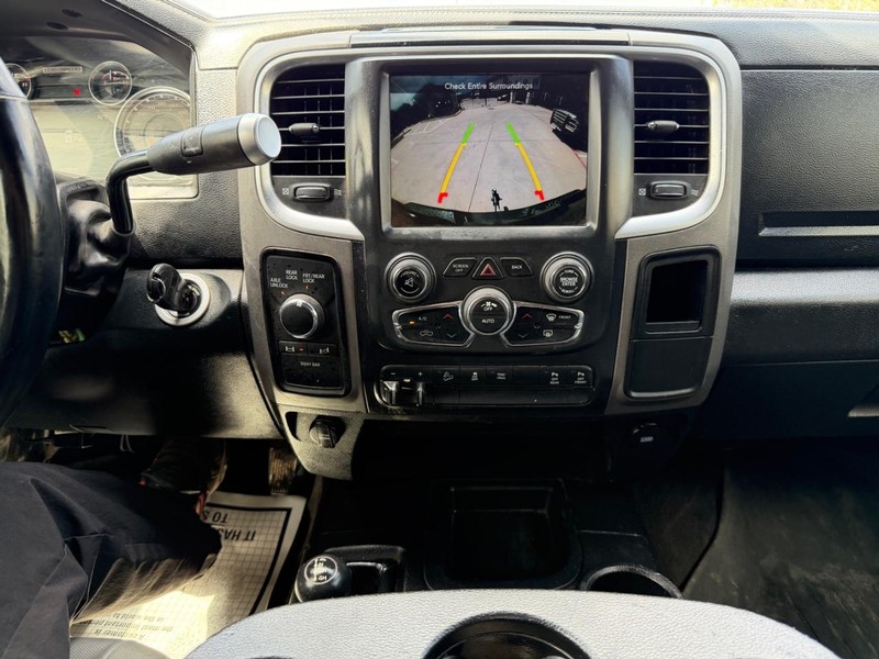 Ram 2500 Vehicle Full-screen Gallery Image 14