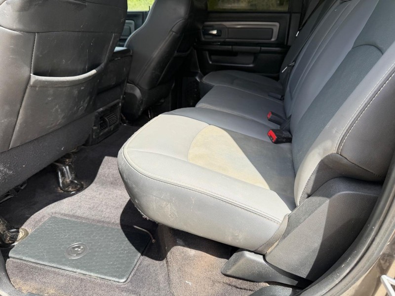 Ram 2500 Vehicle Full-screen Gallery Image 17