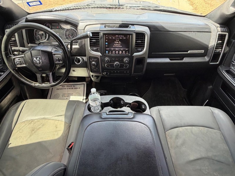 Ram 2500 Vehicle Full-screen Gallery Image 19