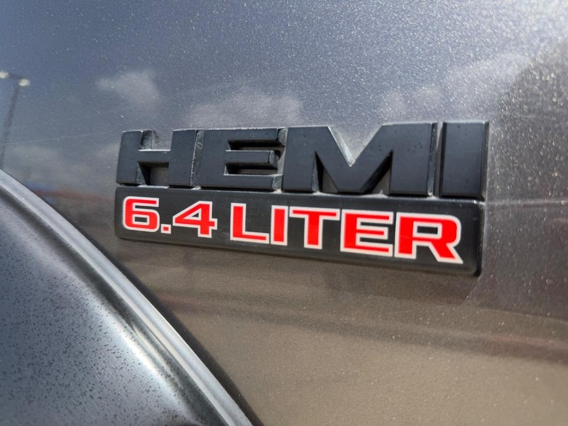 Ram 2500 Vehicle Full-screen Gallery Image 21
