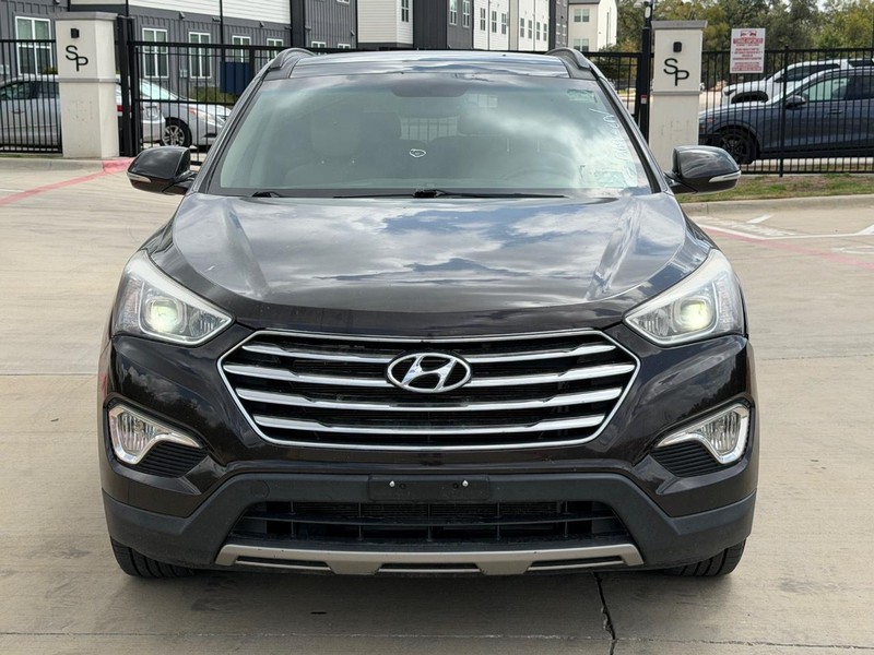 Hyundai Santa Fe Vehicle Full-screen Gallery Image 08