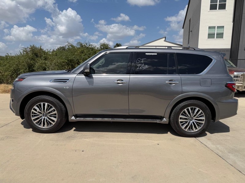 Nissan Armada Vehicle Full-screen Gallery Image 03