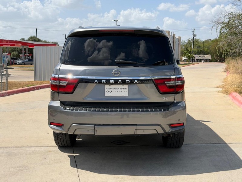 Nissan Armada Vehicle Full-screen Gallery Image 05