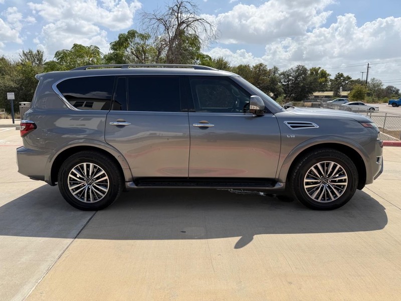 Nissan Armada Vehicle Full-screen Gallery Image 07