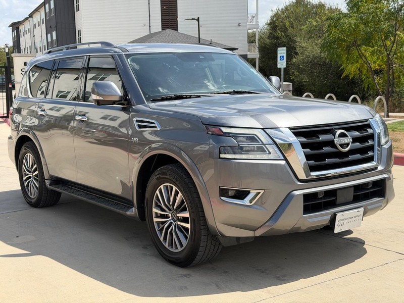 Nissan Armada Vehicle Full-screen Gallery Image 08