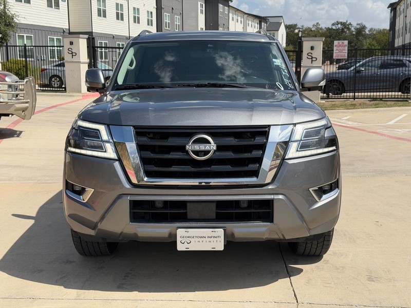 Nissan Armada Vehicle Full-screen Gallery Image 09