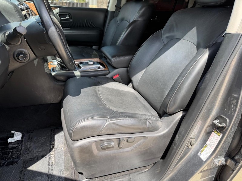 Nissan Armada Vehicle Full-screen Gallery Image 12