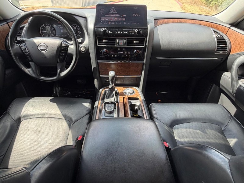 Nissan Armada Vehicle Full-screen Gallery Image 20