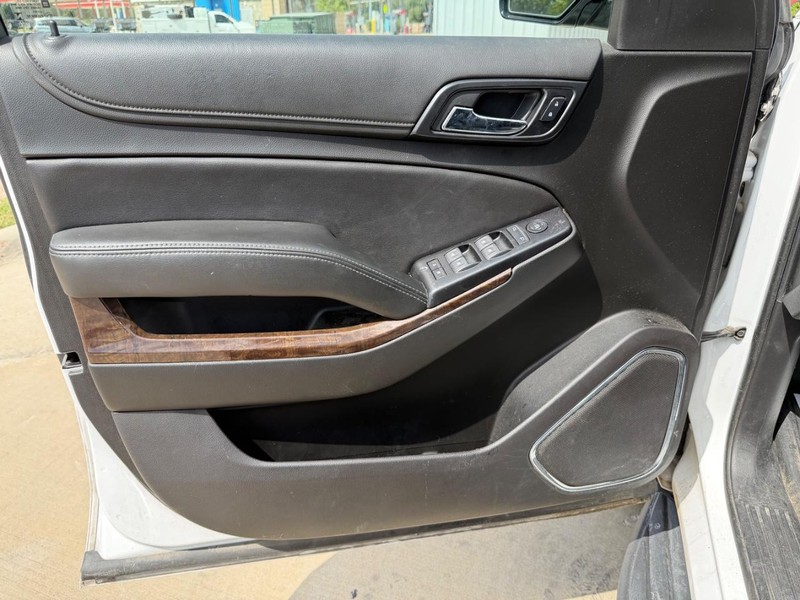 Chevrolet Tahoe Vehicle Full-screen Gallery Image 10
