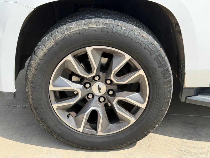 Chevrolet Tahoe Vehicle Full-screen Gallery Image 21