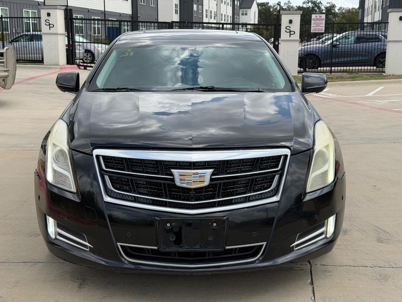 Cadillac XTS Vehicle Full-screen Gallery Image 09