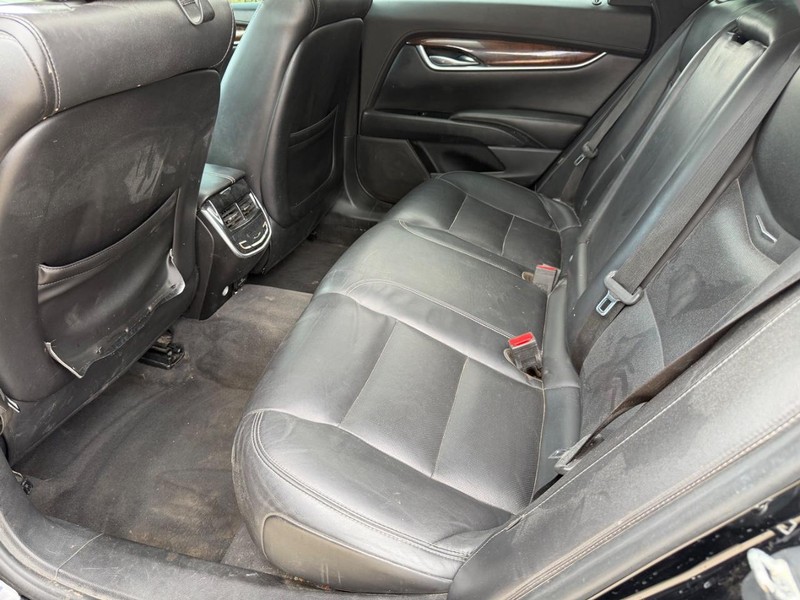 Cadillac XTS Vehicle Full-screen Gallery Image 17