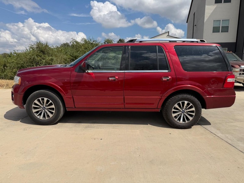 Ford Expedition Vehicle Full-screen Gallery Image 03