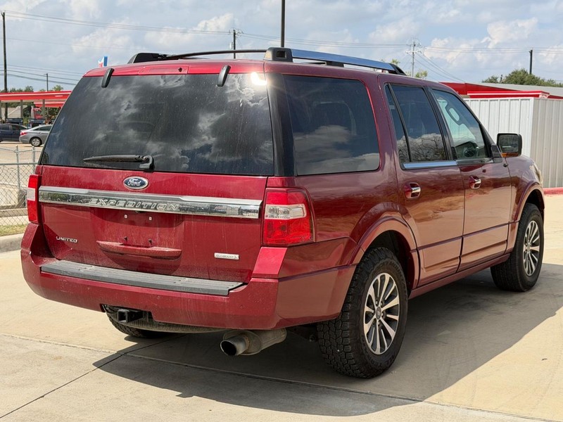 Ford Expedition Vehicle Full-screen Gallery Image 06