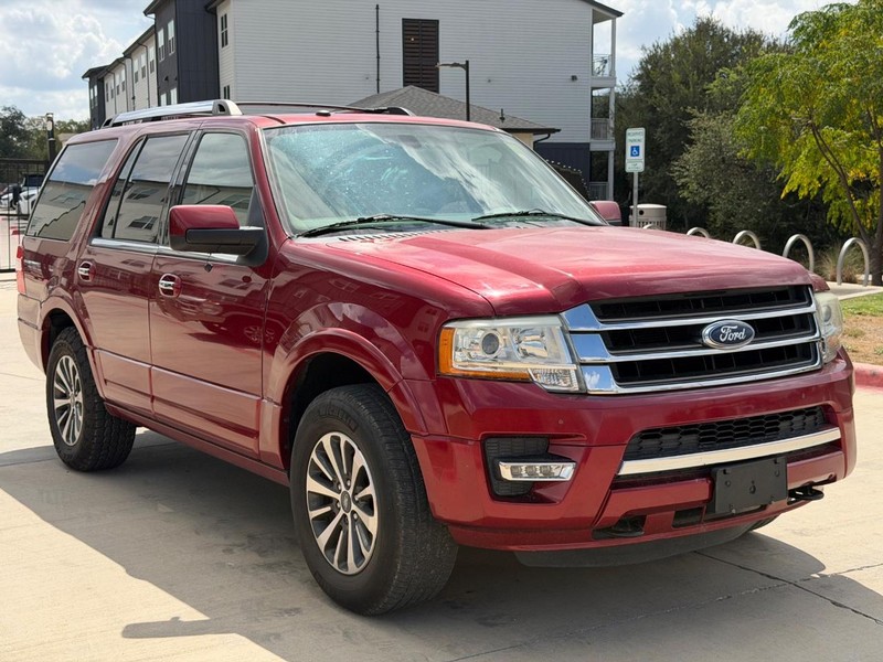 Ford Expedition Vehicle Full-screen Gallery Image 08