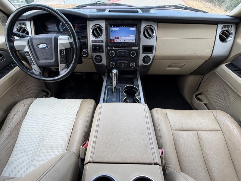 Ford Expedition Vehicle Full-screen Gallery Image 19