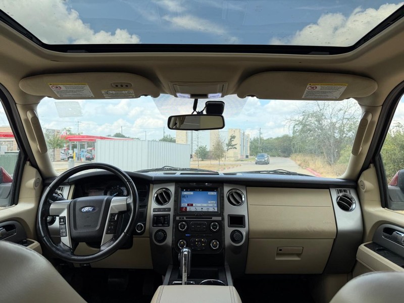Ford Expedition Vehicle Full-screen Gallery Image 20