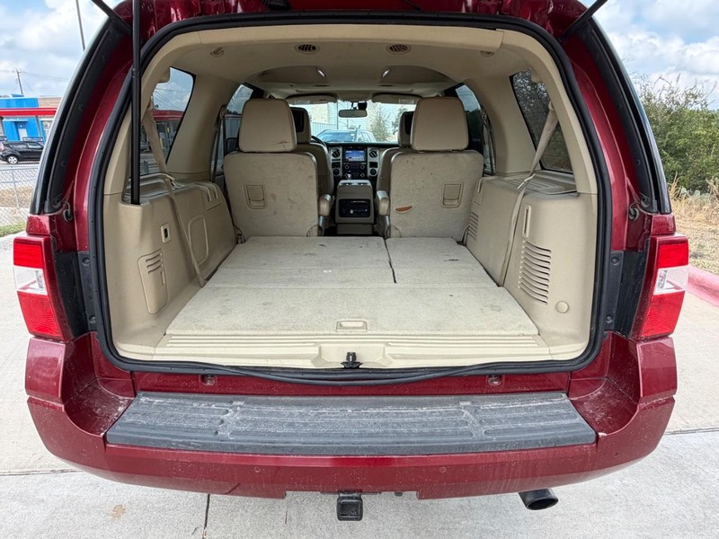 Ford Expedition Vehicle Full-screen Gallery Image 21