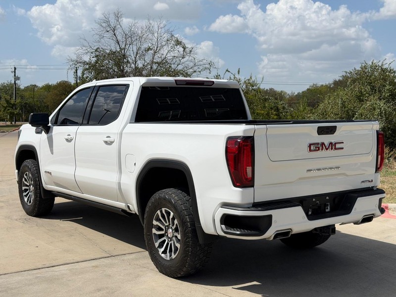 GMC Sierra 150 Vehicle Full-screen Gallery Image 04