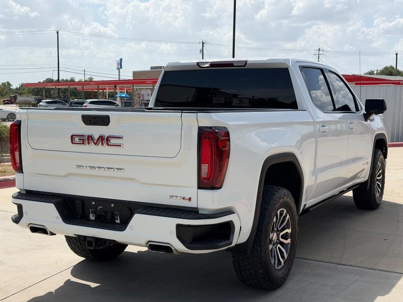 GMC Sierra 150 Vehicle Full-screen Gallery Image 06