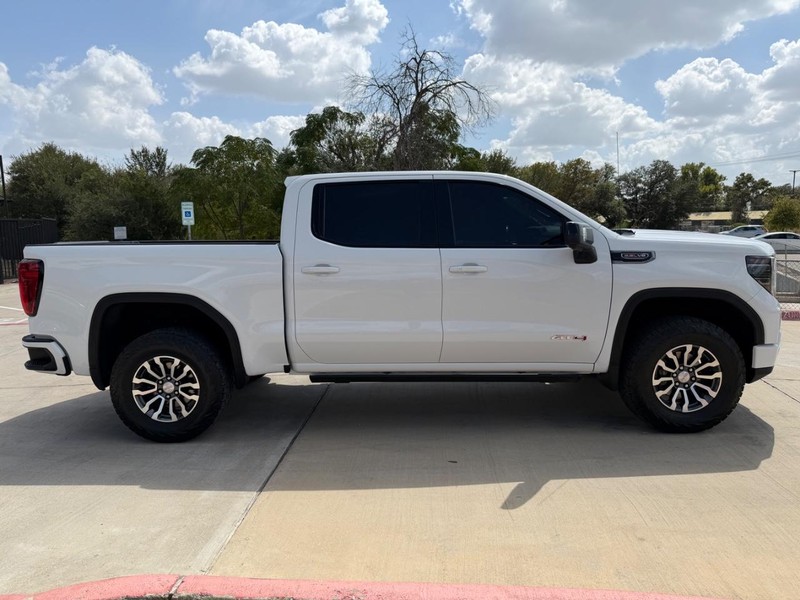 GMC Sierra 150 Vehicle Full-screen Gallery Image 07