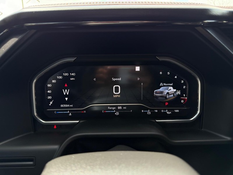 GMC Sierra 150 Vehicle Full-screen Gallery Image 13