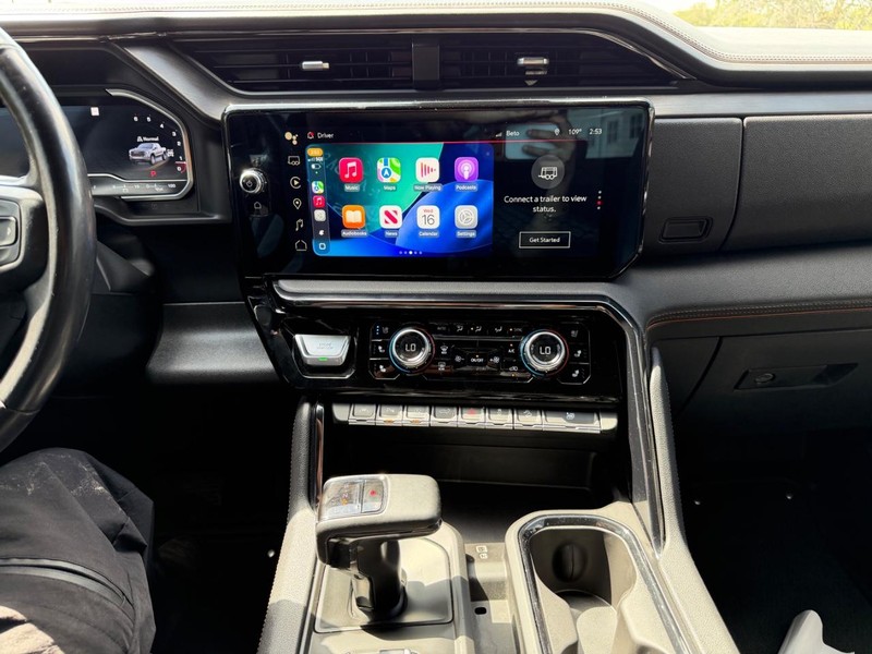 GMC Sierra 150 Vehicle Full-screen Gallery Image 14