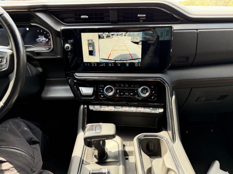 GMC Sierra 150 Vehicle Full-screen Gallery Image 15