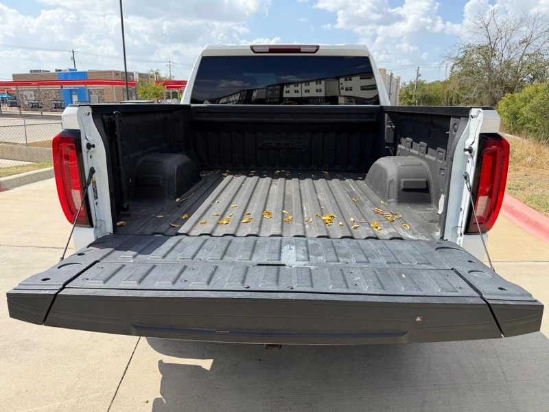GMC Sierra 150 Vehicle Full-screen Gallery Image 21