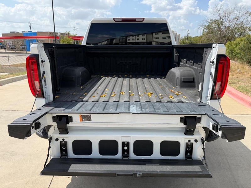 GMC Sierra 150 Vehicle Full-screen Gallery Image 22