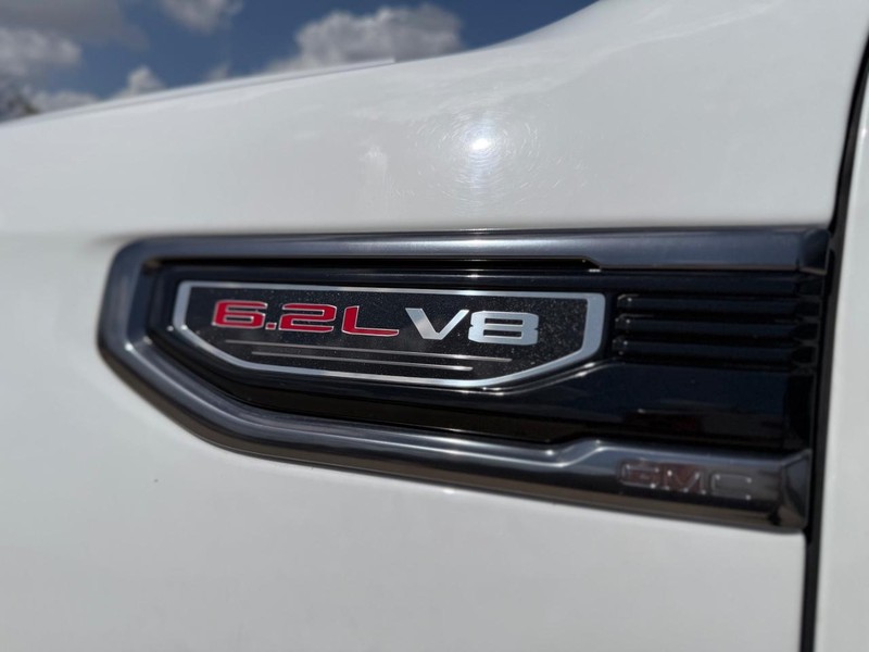GMC Sierra 150 Vehicle Full-screen Gallery Image 24