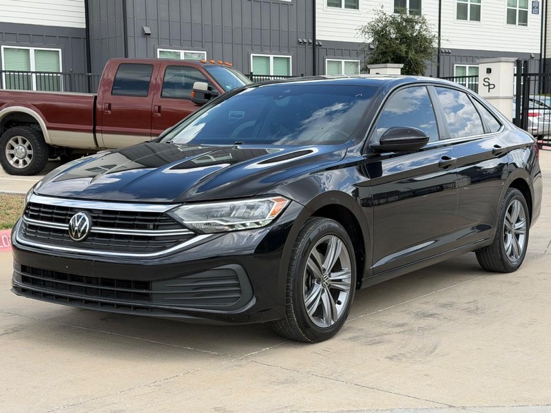 Volkswagen Jetta Vehicle Full-screen Gallery Image 02