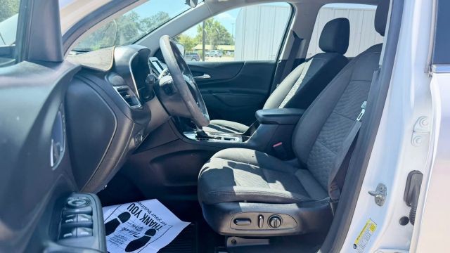 Chevrolet Equinox Vehicle Full-screen Gallery Image 05