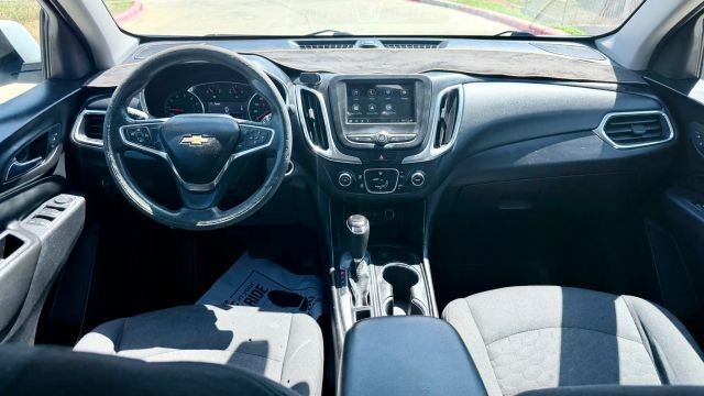 Chevrolet Equinox Vehicle Full-screen Gallery Image 10