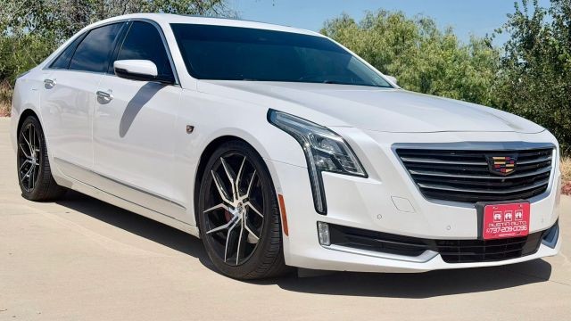 Cadillac CT6 Sedan Vehicle Full-screen Gallery Image 02