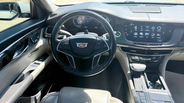 Cadillac CT6 Sedan Vehicle Full-screen Gallery Image 08