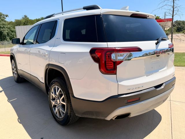 GMC Acadia Vehicle Full-screen Gallery Image 04