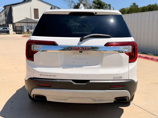 GMC Acadia Vehicle Full-screen Gallery Image 05