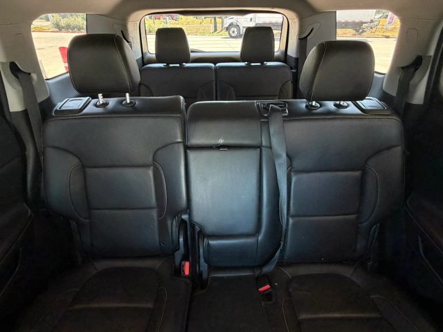 GMC Acadia Vehicle Full-screen Gallery Image 14