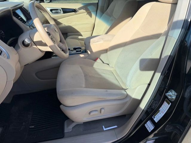 Nissan Pathfinder Vehicle Full-screen Gallery Image 12