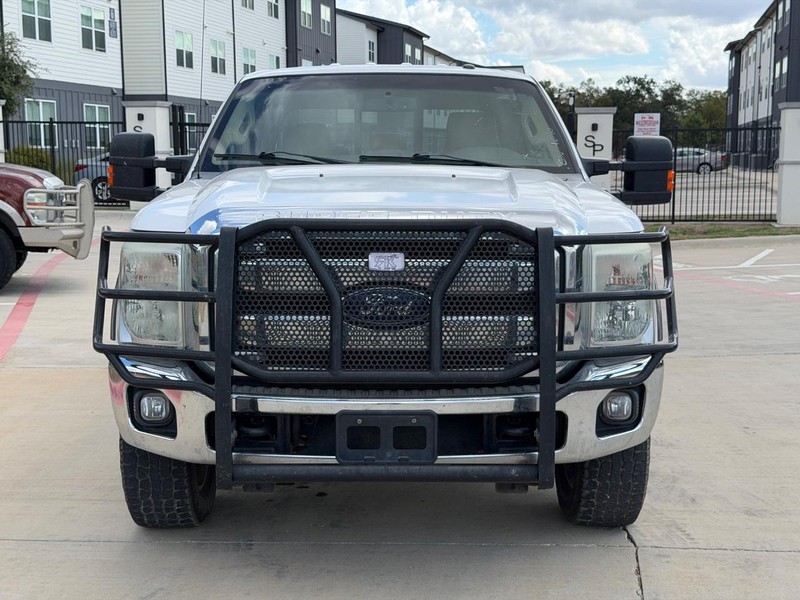 Ford Super Duty F-250 SRW Vehicle Full-screen Gallery Image 09