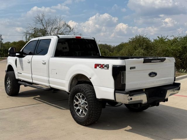 Ford Super Duty F-250 SRW Vehicle Full-screen Gallery Image 04