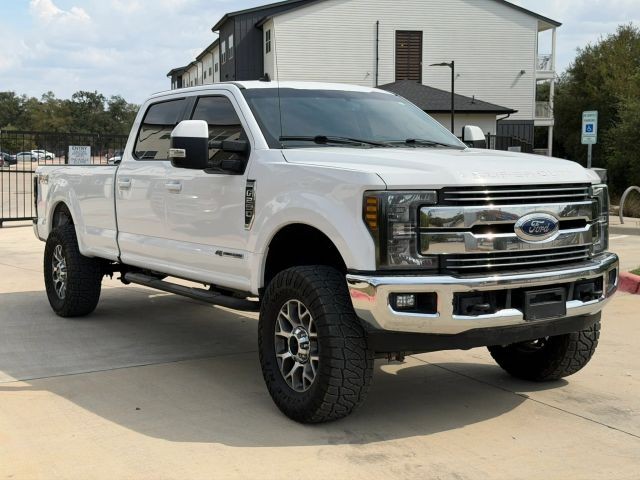 Ford Super Duty F-250 SRW Vehicle Full-screen Gallery Image 08