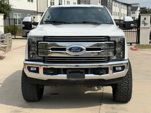 Ford Super Duty F-250 SRW Vehicle Full-screen Gallery Image 09