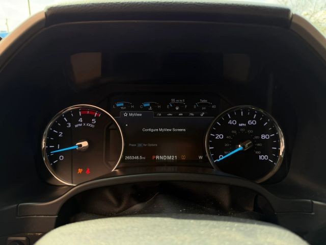 Ford Super Duty F-250 SRW Vehicle Full-screen Gallery Image 12