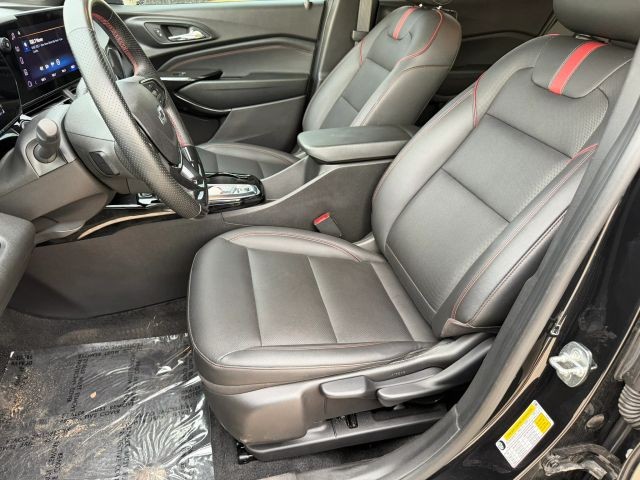 Chevrolet Trax Vehicle Full-screen Gallery Image 12