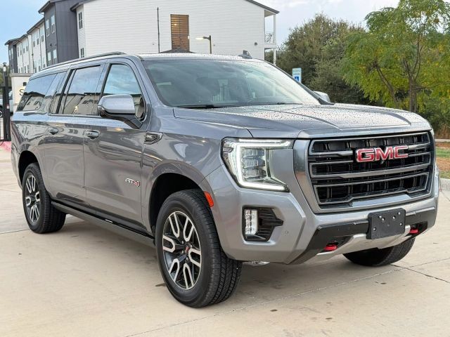 GMC Yukon XL Vehicle Full-screen Gallery Image 08